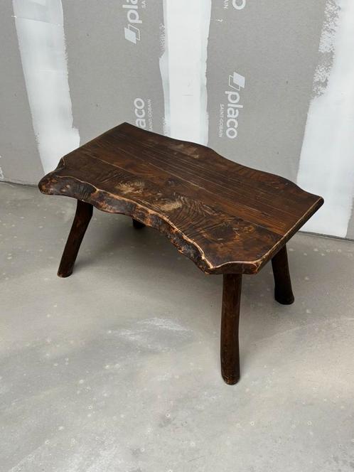 Vintage brutalistische tafel, Huis en Inrichting, Tafels | Bijzettafels, Gebruikt, Overige vormen, Hout, Ophalen