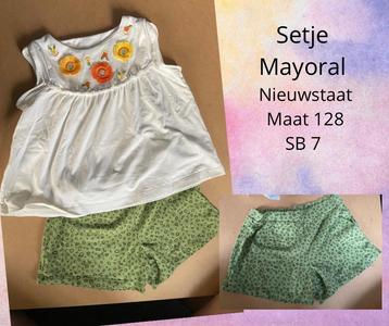 Meisjeskleding maat 128 beschikbaar voor biedingen
