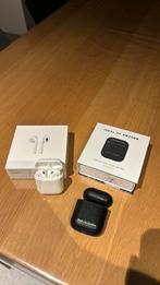 AirPods (with Charging case) + Ideal of sweden case, Telecommunicatie, Mobiele telefoons | Oordopjes, Ophalen of Verzenden, Bluetooth