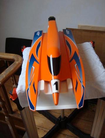 Bateau F1 tunnel thunder tiger, Enlèvement, Comme neuf, Plus grand que 1:32, Autres marques