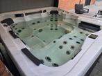 Jacuzzi: Artesian Elite Dove Canyon (luxe), Tuin en Terras, Ophalen, Zo goed als nieuw, Filter, Vast