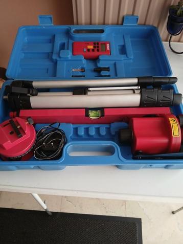 Kinzo laser waterpas met attributen 50€ beschikbaar voor biedingen