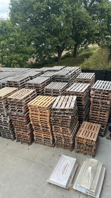 Paletten beschikbaar voor biedingen