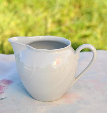 pot au lait faience blanche bavaria  beschikbaar voor biedingen