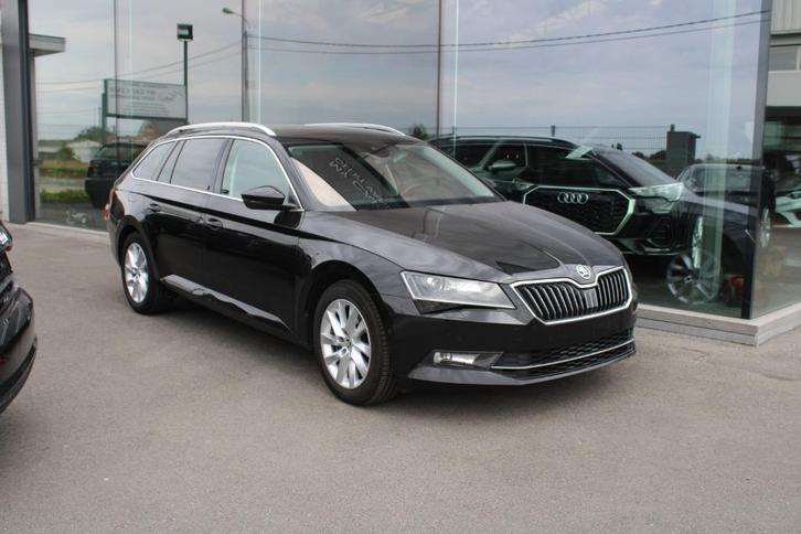 SKODA SUPERB 1.5TSI LEDER-CAMERA, Auto's, Skoda, Bedrijf, Te koop, Superb, Achteruitrijcamera, Airbags, Airconditioning, Apple Carplay