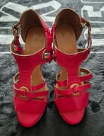 Dames schoen (rood) maat 35 (eerder 36), Kleding | Dames, Schoenen, Ophalen, Zo goed als nieuw