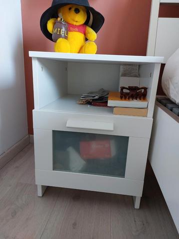 Nachttafeltjes ikea brimnes beschikbaar voor biedingen