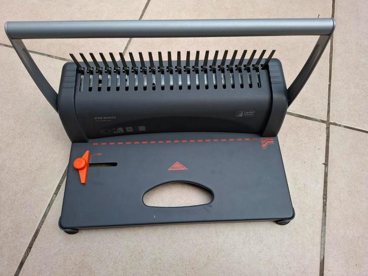 Bindmachine met binders, Diversen, Bureau-accessoires, Zo goed als nieuw, Ophalen