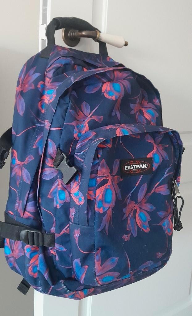 Eastpak Provider Glow Pink rugzak, Handtassen en Accessoires, Tassen | Rugtassen, Gebruikt, Eastpak, Ophalen of Verzenden