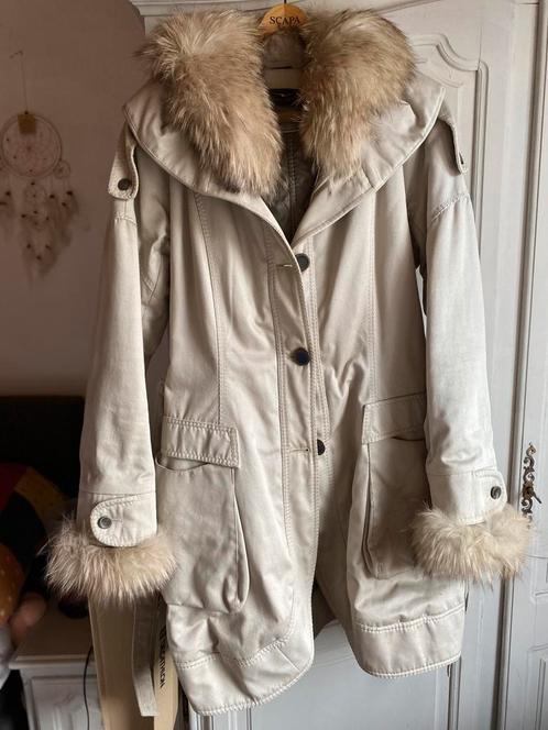 Italiaans luxe merk Violanti, Kleding | Dames, Jassen | Winter, Zo goed als nieuw, Maat 46/48 (XL) of groter, Beige, Ophalen of Verzenden