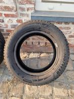 1 pneu Goodyear à l'état neuf
215, 60 ET 16
16 pouces, Enlèvement