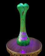 Vase art nouveau en uranium ou en vert Anna, décor, fleurs,, Antiquités & Art, Antiquités | Verre & Cristal, Enlèvement ou Envoi