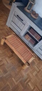 Tres beau tabouret ou repose pieds en bambou, Zo goed als nieuw