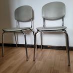 Vintage stoelen in grijs kunstleer met chromen onderstel, Ophalen, Zo goed als nieuw
