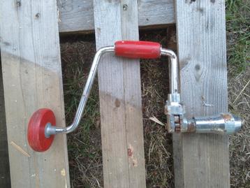 oude handboormachine  beschikbaar voor biedingen