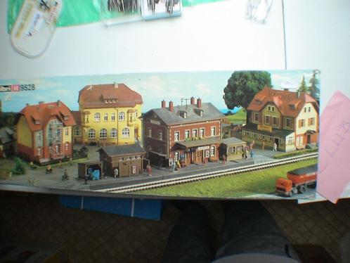 Kibri 9528 station "Langenthal" en omgevingsgebouwen, Hobby en Vrije tijd, Modeltreinen | H0, Brug, Tunnel of Gebouw, Gelijkstroom of Wisselstroom