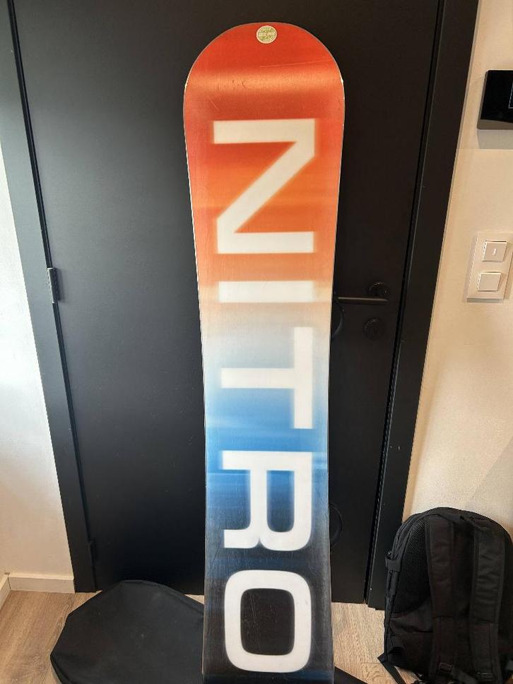 Snowboard Nitro Team Pack complet (2022-2023), Sports & Fitness, Snowboard, Comme neuf, Planche, Enlèvement ou Envoi