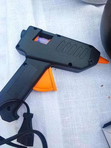 Lijmpistool beschikbaar voor biedingen
