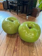 2 groene kunststof appels, Nieuw, Ophalen