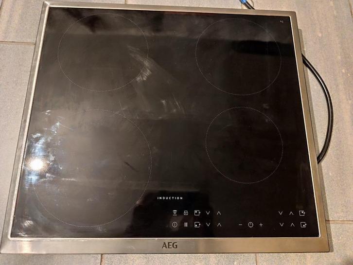Taque induction AEG, Electroménager, Tables de cuisson, Utilisé, Encastré, 4 zones de cuisson, Enlèvement