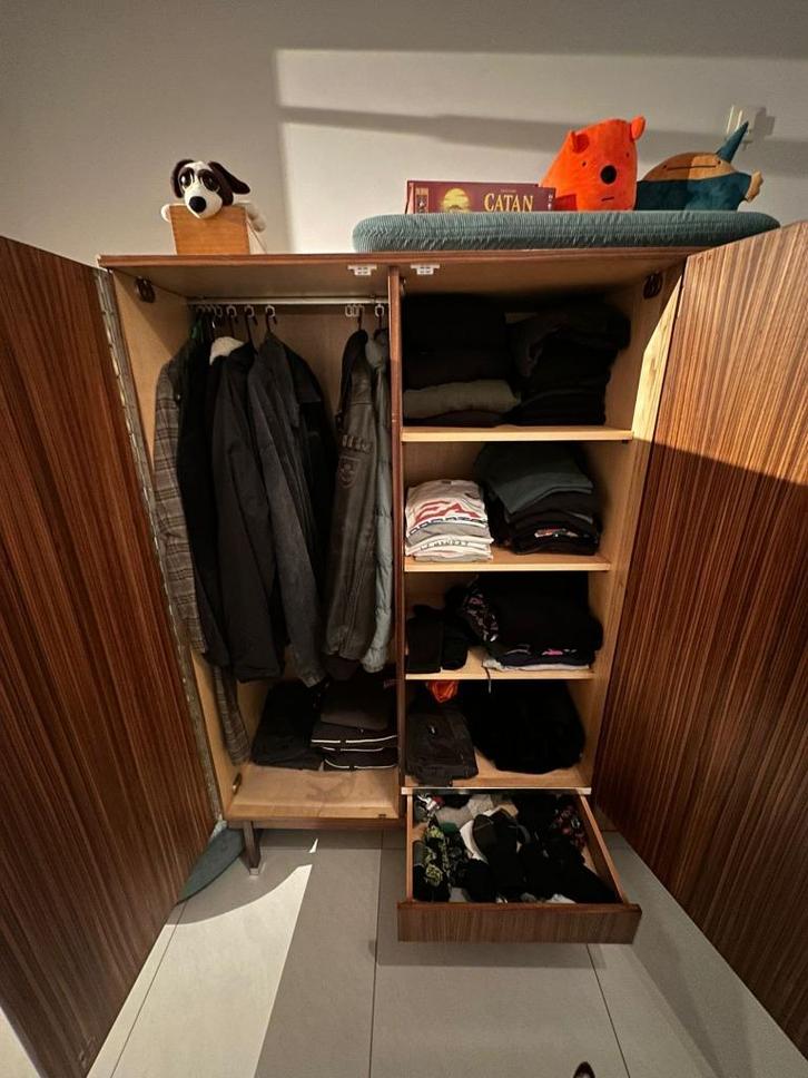 Vintage walnoot kleerkast, Huis en Inrichting, Kasten | Kleerkasten, Zo goed als nieuw, 150 tot 200 cm, 200 cm of meer, 50 tot 75 cm
