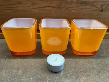 3 Theelichtglaasjes oranje beschikbaar voor biedingen