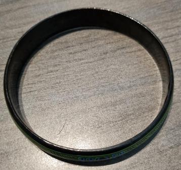 Houten armband beschikbaar voor biedingen