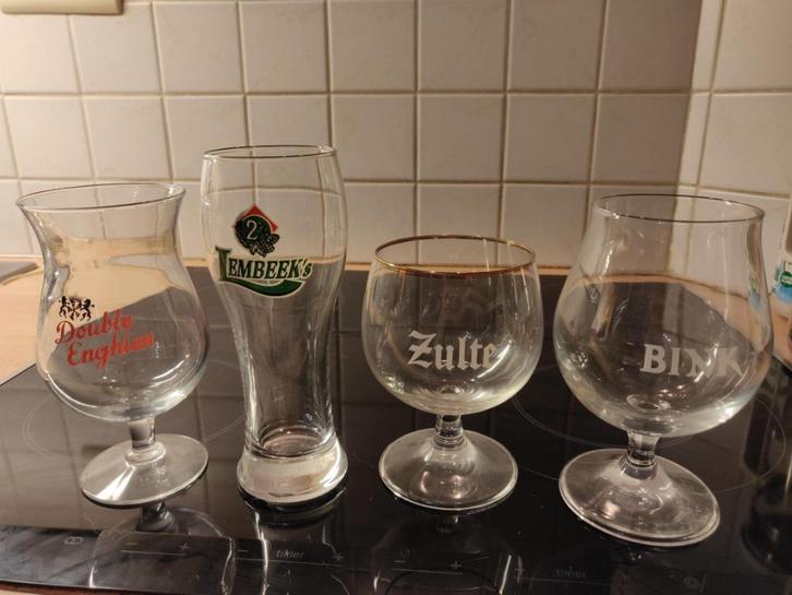 Set van 4 vintage bierglazen, Verzamelen, Glas en Drinkglazen, Gebruikt, Bierglas, Ophalen