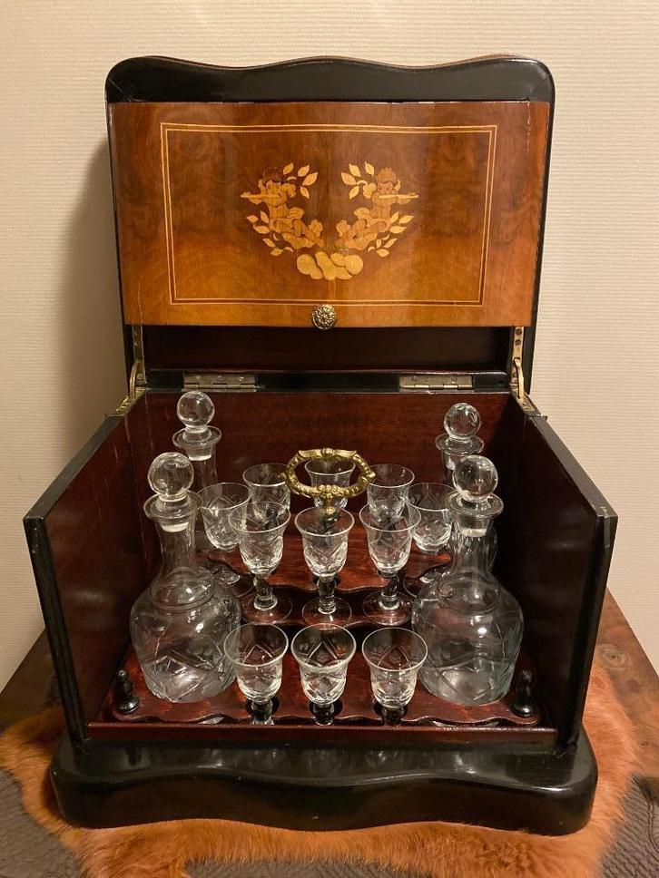 Antiek likeurkeldertje- cave de liqueur, Antiquités & Art, Antiquités | Autres Antiquités, Enlèvement