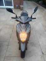 Sym b klasse, Fietsen en Brommers, Ophalen, Zo goed als nieuw