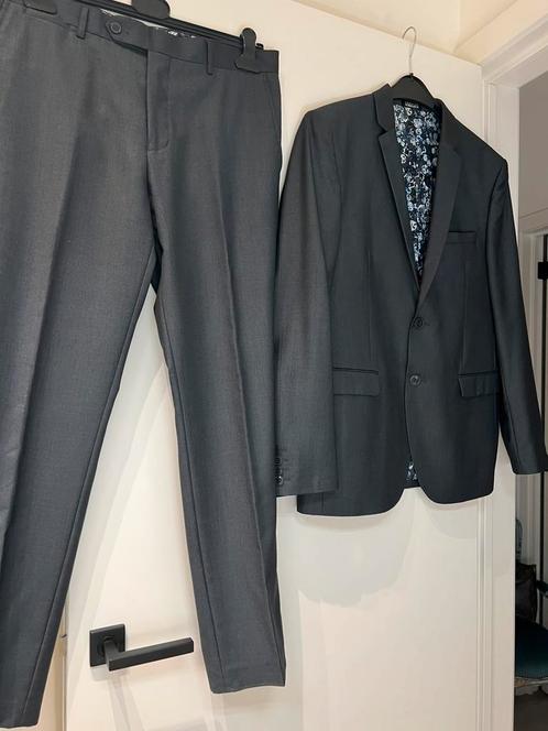 Kostuum/ antraciet/ maat 52/ €75 nu €49, Kleding | Heren, Kostuums en vesten, Zo goed als nieuw, Maat 52/54 (L), Grijs, Ophalen of Verzenden
