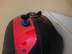 Grand top case moto, scooter avec support jamais utilisé, Motoren, Accessoires | Koffers en Tassen, Ophalen, Zo goed als nieuw