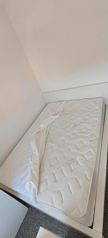 Matras Swiss sleep beschikbaar voor biedingen