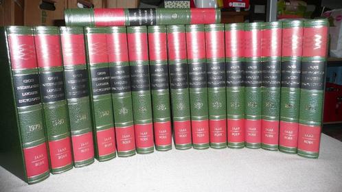 Larousse jaarboeken van 1979 tot en met 1993( 15 stuks), Livres, Livres Autre, Neuf, Enlèvement ou Envoi
