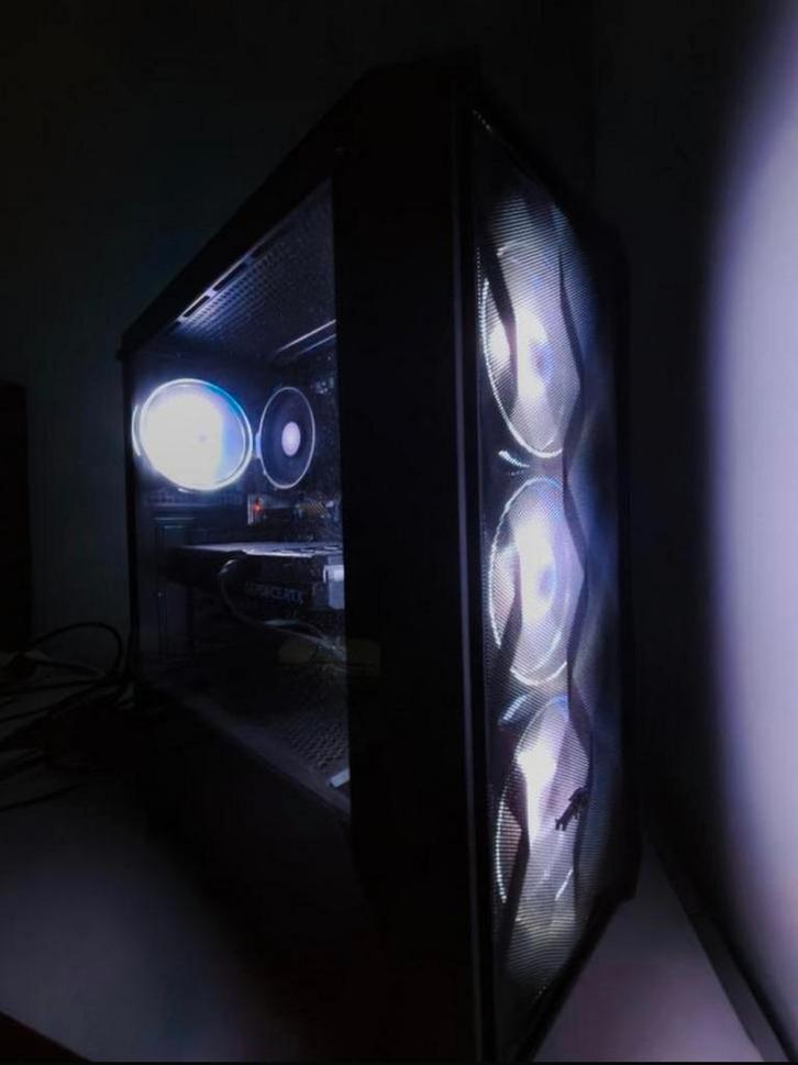 Complete gaming setup, Computers en Software, Desktop Pc's, Gebruikt, 4 Ghz of meer, SSD, 32 GB, Met videokaart, Met monitor, Gaming