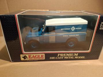 Universal Hobbies 4420 Land Rover SII Road Patrol beschikbaar voor biedingen