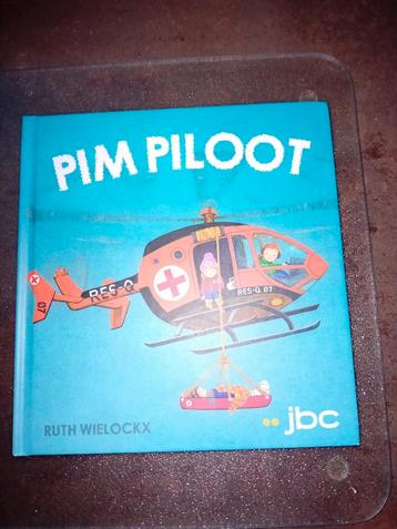 Vier kinderboeken. beschikbaar voor biedingen
