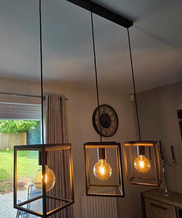 2 luminaires avec suspensions, Enlèvement