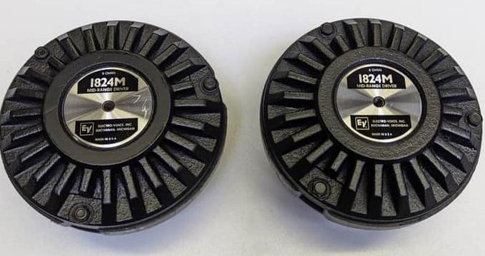 ElectroVoice 1824 M, 1 paire de Compression, Audio, Tv en Foto, Luidsprekerboxen, Gebruikt, Front, Rear of Stereo speakers, 60 tot 120 watt