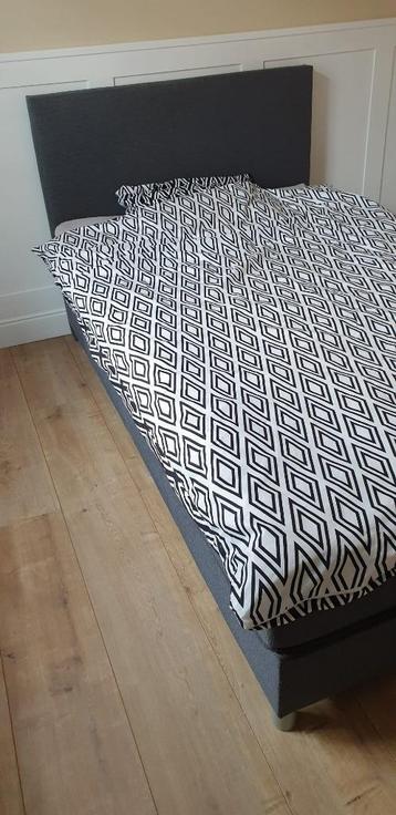 Bed Boxspring beschikbaar voor biedingen