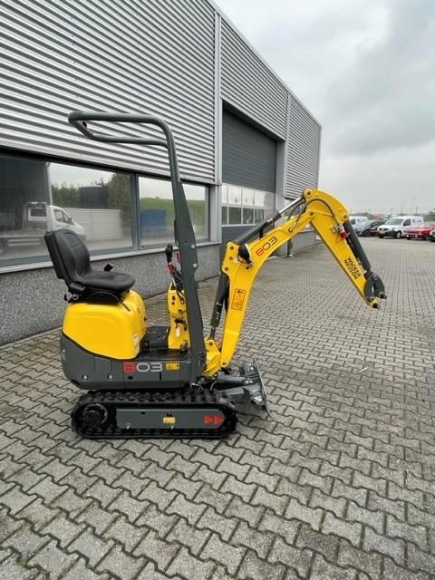 Wacker Neuson 803 minigraver met snelwissel en 3 bakken, Zakelijke goederen, Machines en Bouw | Kranen en Graafmachines, Graafmachine