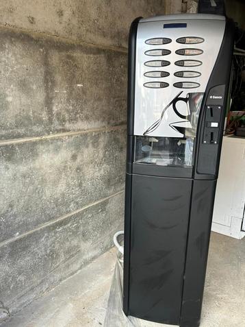 Professional koffiemachine voor koffie cappuccino chocomelk beschikbaar voor biedingen