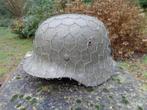 WO 2 D helm M35 met kippendraad, Ophalen of Verzenden, Landmacht, Helm of Baret