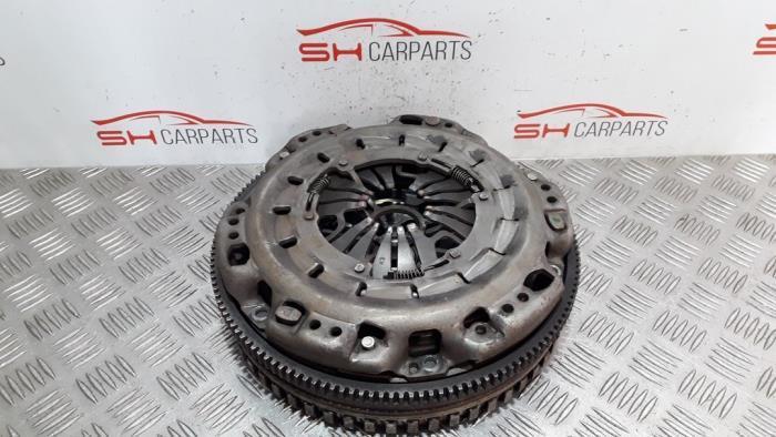 Volant d'inertie masse double d'un Mercedes B-Klasse, Autos : Pièces & Accessoires, Moteurs & Accessoires, Mercedes-Benz, Utilisé