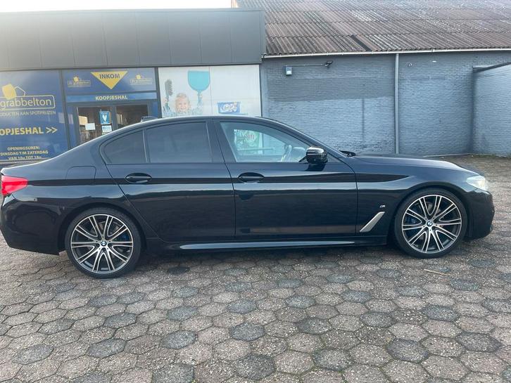 ENSEMBLE COMPLET D'OPTIONS POUR LA BMW 530e HYBRID M5, Autos, BMW, Particulier, Caméra 360°, Enlèvement ou Envoi