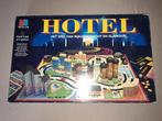 Hotel van MB, Hobby en Vrije tijd, Gezelschapsspellen | Bordspellen, Ophalen of Verzenden, Gebruikt
