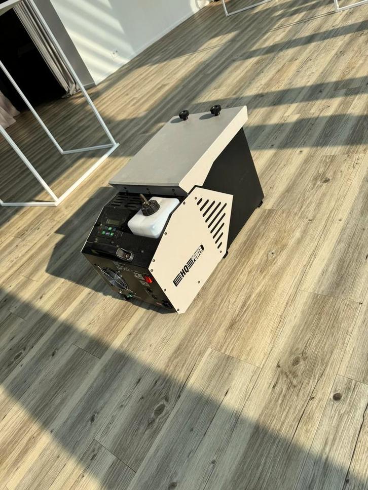 HQ Power Professionele Low Fog Machine – 1500W, DMX gestuurd, Muziek en Instrumenten, Licht en Laser, Gebruikt, Rookmachine, Ophalen