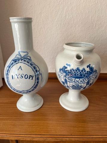 2 Delftsblauwe apothekersflessen beschikbaar voor biedingen