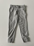 Pantalon de survêtement gris taille 110, Comme neuf, Garçon ou Fille, Vêtements de sport ou Maillots de bain, Enlèvement ou Envoi