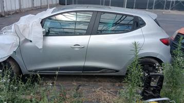 Te koop Renault Clio 3 1.2 benzine 2015 km 75.000 beschikbaar voor biedingen